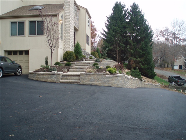 retaining wall by driveway